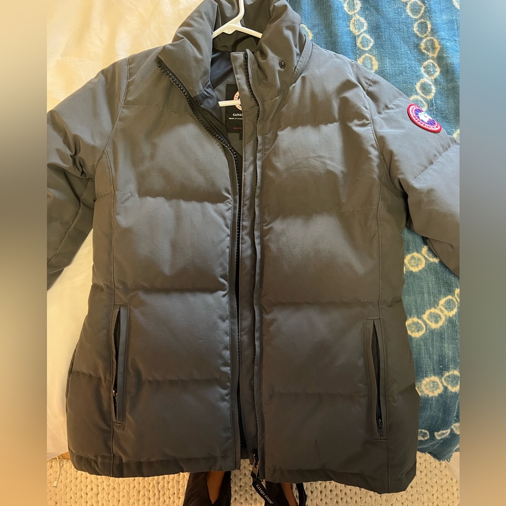 Canada Goose Women's Chelsea Parka 3804L, Graphite, Large